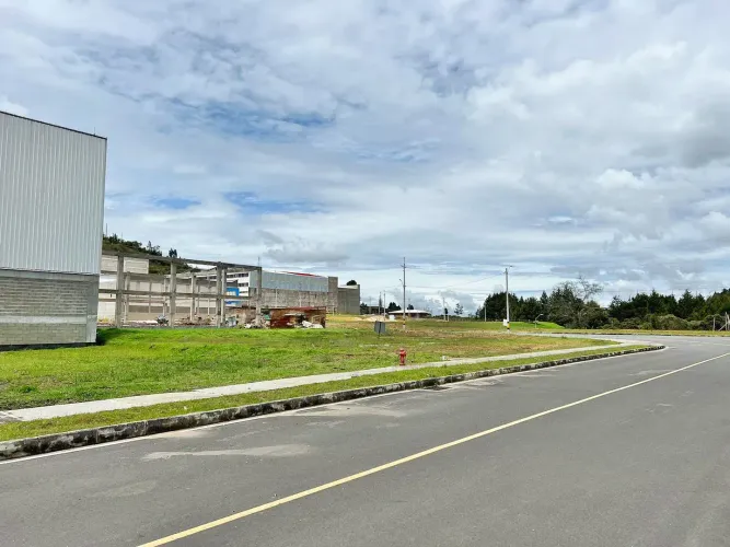 Local en venta en Playa Rica-Rancheria, Rionegro, 1624 m² · foto 2 de 10