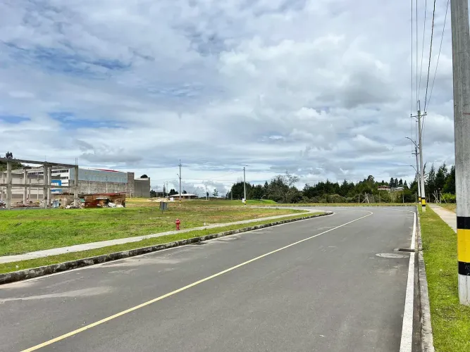 Local en venta en Playa Rica-Rancheria, Rionegro, 1624 m² · foto 5 de 10