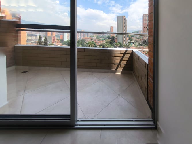 Apartamento de 3 alcobas en venta en Entreamigos, Sabaneta, 81 m² · foto 3 de 14