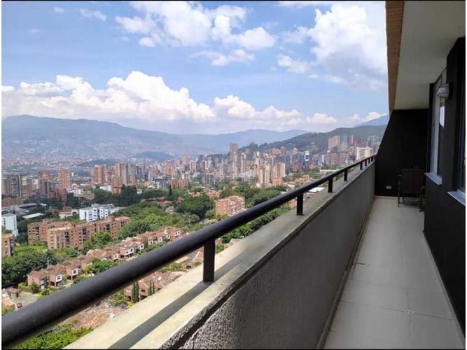 Apartamento de 3 alcobas en venta en Alejandría, Medellín, 110 m² · foto 3 de 24