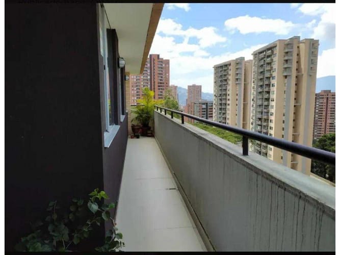 Apartamento de 3 alcobas en venta en Alejandría, Medellín, 110 m² · foto 4 de 24