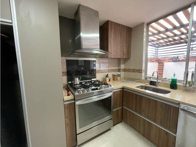 Casa de 4 alcobas en venta en Ub. San Francisco, Ibagué, 220 m² · foto 10 de 24