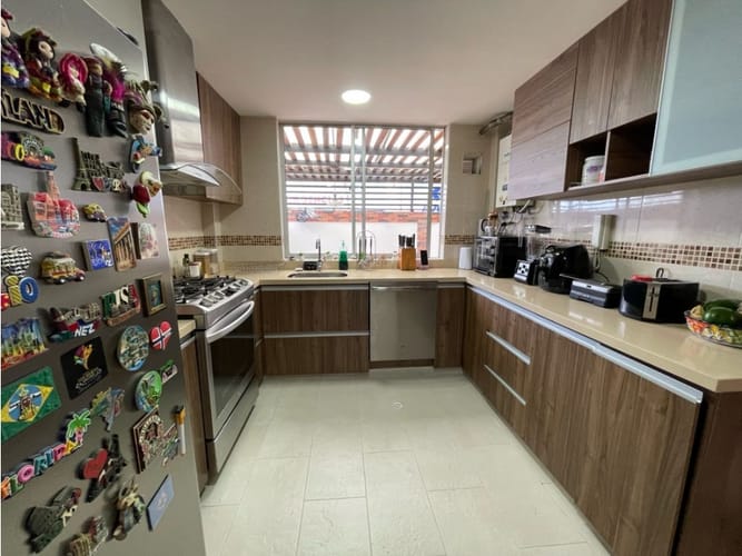 Casa de 4 alcobas en venta en Ub. San Francisco, Ibagué, 220 m² · foto 12 de 24