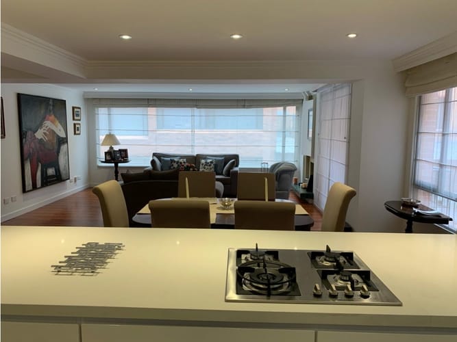 Apartamento de 3 alcobas en venta en Chico, Bogotá, 137 m² · foto 3 de 20