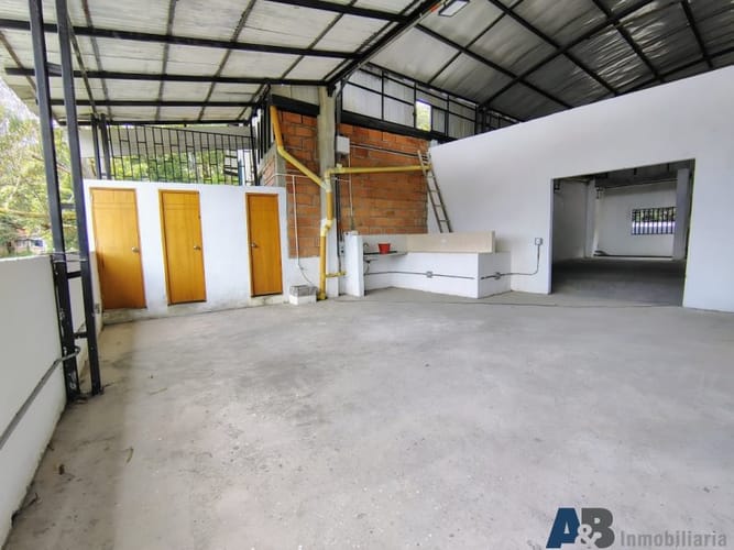 Bodega en arriendo en El Convento, Copacabana, 200 m² · foto 6 de 6