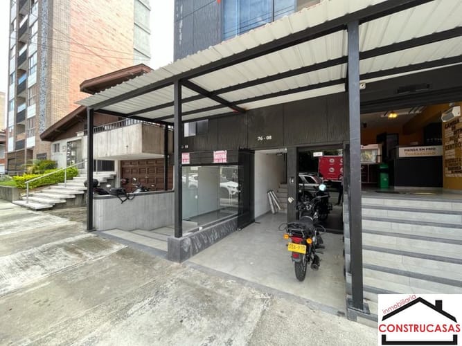 Local en arriendo en El Nogal- Los Almendros, Medellín, 30 m² · foto 2 de 11