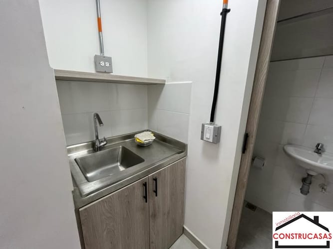 Local en arriendo en El Nogal- Los Almendros, Medellín, 30 m² · foto 7 de 11