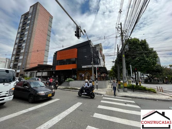 Local en arriendo en El Nogal- Los Almendros, Medellín, 30 m² · foto 10 de 11
