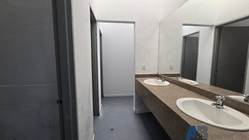 Bodega en arriendo en Caribe, Medellín, 270 m² · foto 19 de 24