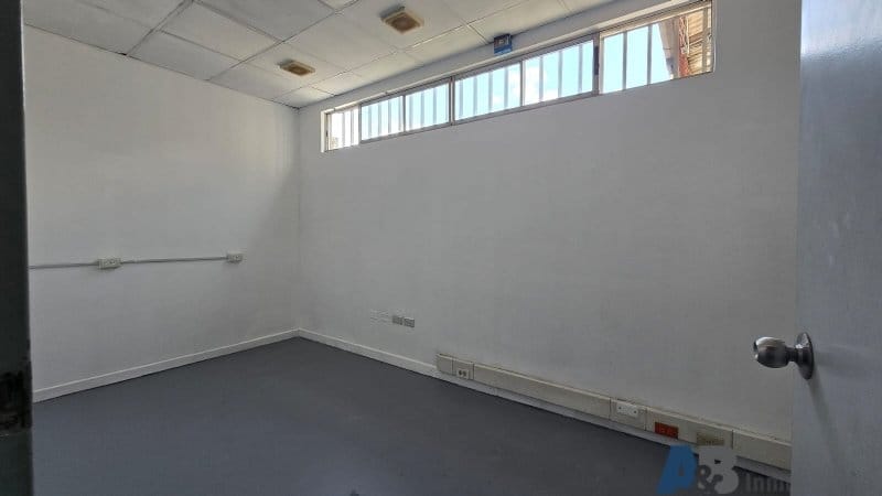 Bodega en arriendo en Caribe, Medellín, 270 m² · foto 23 de 24