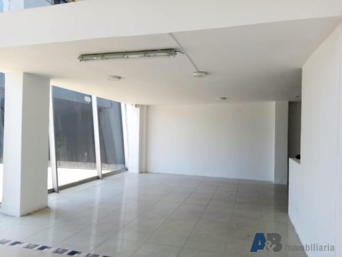 Bodega en arriendo en Campo Amor, Medellín, 1125 m² · foto 12 de 24