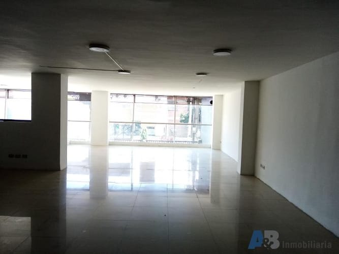 Bodega en arriendo en Campo Amor, Medellín, 1125 m² · foto 16 de 24