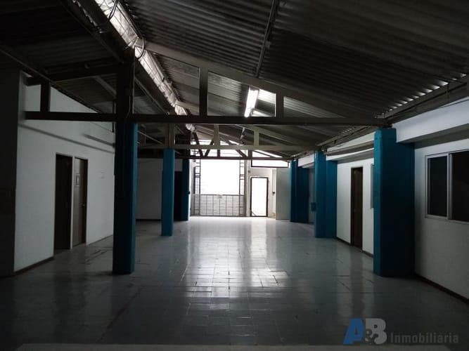Bodega en arriendo en Campo Amor, Medellín, 1125 m² · foto 23 de 24