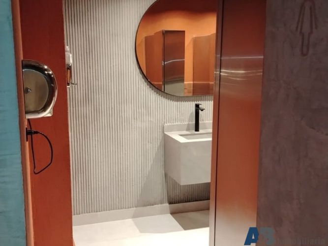 Local en arriendo en El Poblado, Medellín, 98 m² · foto 4 de 6