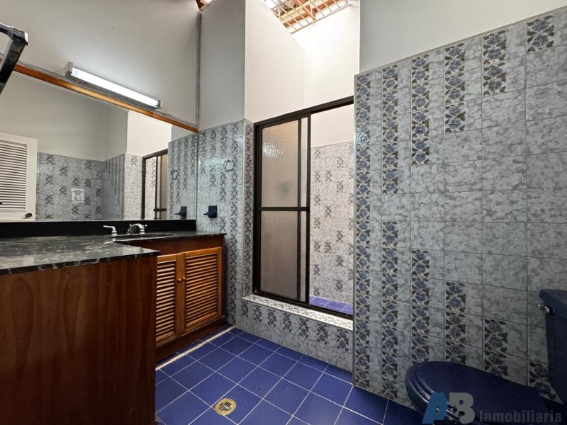 Casa en arriendo en El Poblado, Medellín · foto 5 de 22