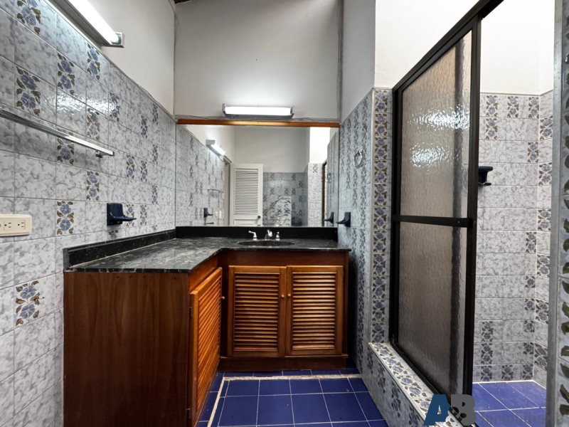 Casa en arriendo en El Poblado, Medellín · foto 10 de 22