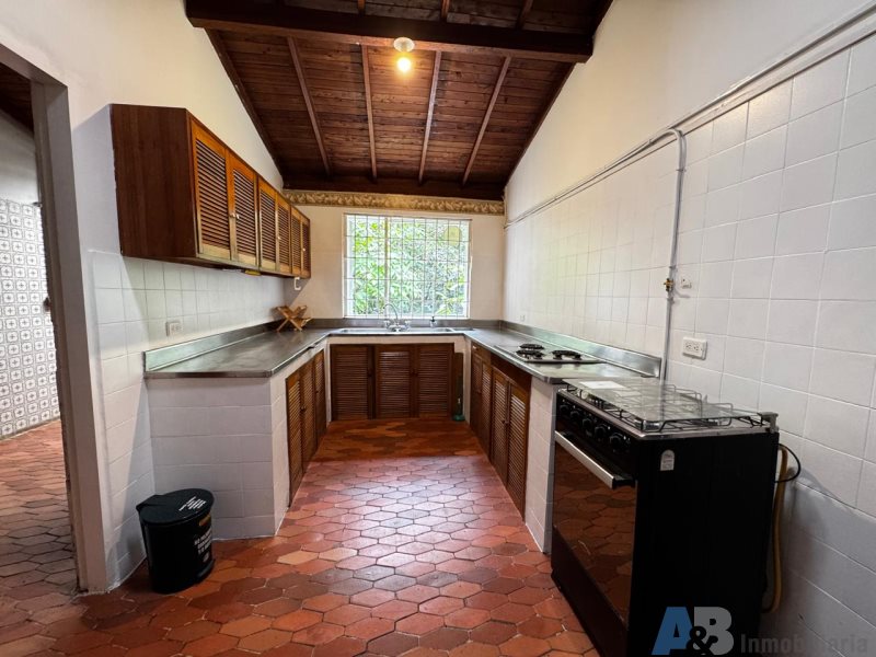 Casa en arriendo en El Poblado, Medellín · foto 13 de 22