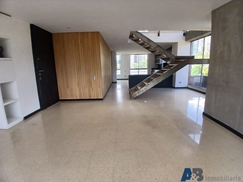 Apartamento en arriendo en El Poblado, Medellín · foto 2 de 19