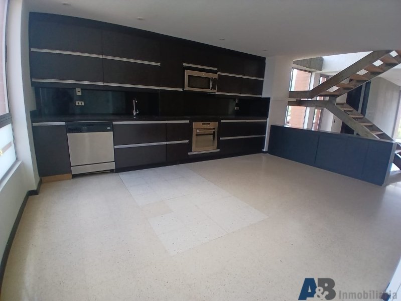 Apartamento en arriendo en El Poblado, Medellín · foto 5 de 19