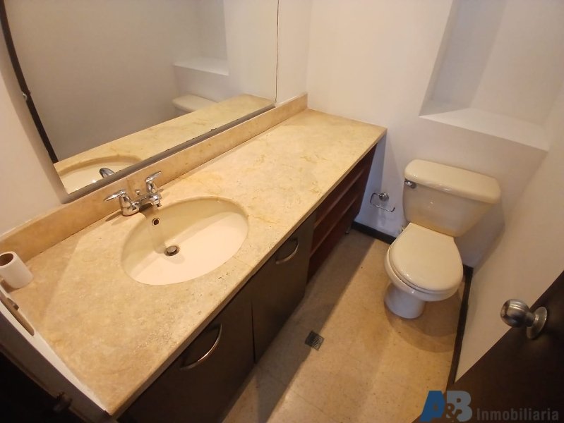 Apartamento en arriendo en El Poblado, Medellín · foto 7 de 19