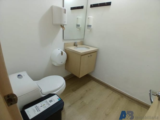 Local en arriendo en Los Naranjos, Medellín, 81 m² · foto 5 de 12