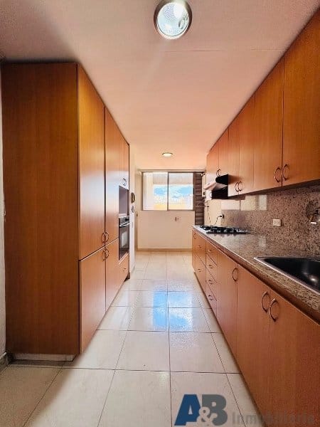 Apartamento de 4 alcobas en arriendo en El Diamante No. 2, Medellín, 150 m² · foto 2 de 22