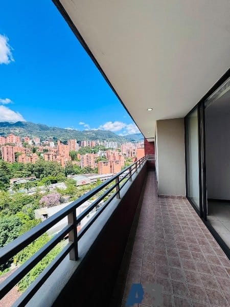 Apartamento de 4 alcobas en arriendo en El Diamante No. 2, Medellín, 150 m² · foto 6 de 22