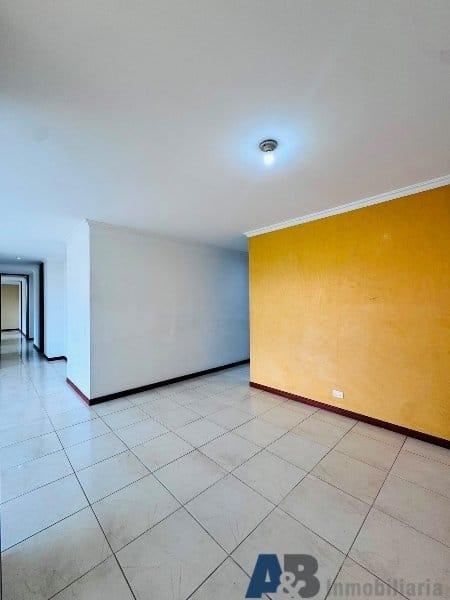 Apartamento de 4 alcobas en arriendo en El Diamante No. 2, Medellín, 150 m² · foto 7 de 22