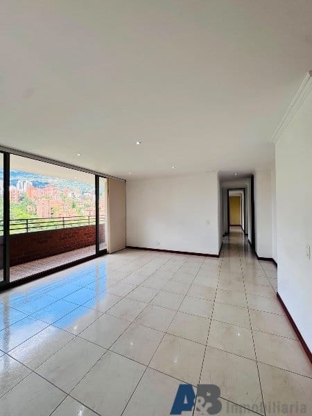 Apartamento de 4 alcobas en arriendo en El Diamante No. 2, Medellín, 150 m² · foto 9 de 22