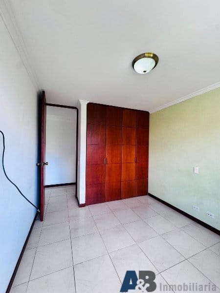 Apartamento de 4 alcobas en arriendo en El Diamante No. 2, Medellín, 150 m² · foto 12 de 22