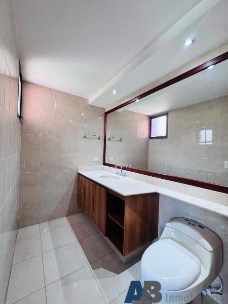 Apartamento de 4 alcobas en arriendo en El Diamante No. 2, Medellín, 150 m² · foto 15 de 22