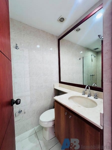 Apartamento de 4 alcobas en arriendo en El Diamante No. 2, Medellín, 150 m² · foto 16 de 22