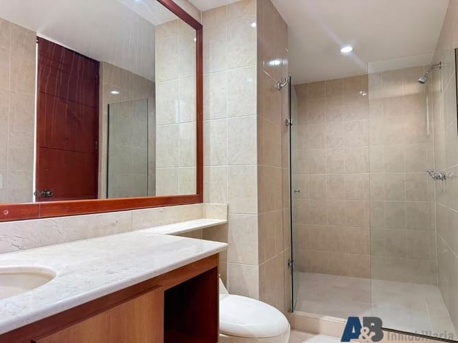 Apartamento de 4 alcobas en arriendo en El Diamante No. 2, Medellín, 150 m² · foto 18 de 22