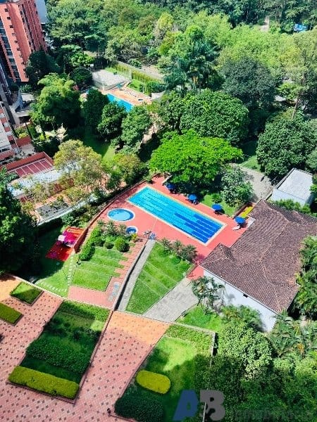 Apartamento de 4 alcobas en arriendo en El Diamante No. 2, Medellín, 150 m² · foto 19 de 22