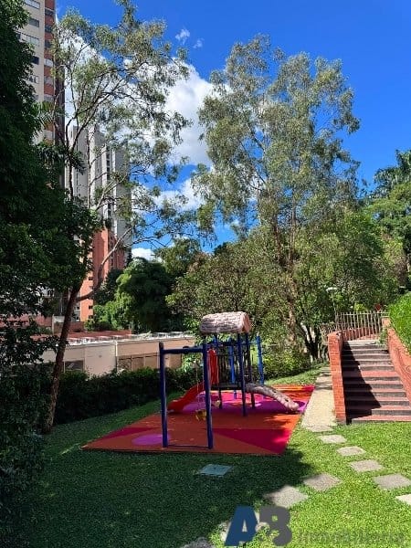 Apartamento de 4 alcobas en arriendo en El Diamante No. 2, Medellín, 150 m² · foto 22 de 22