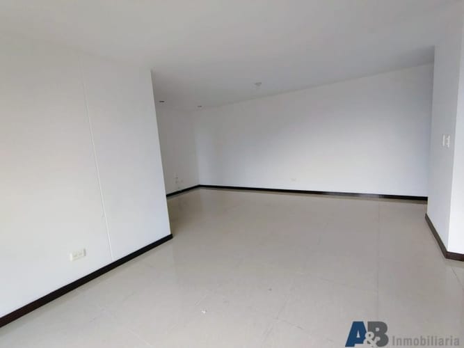 Apartamento de 3 alcobas en arriendo en Loma Del Esmeraldal, Envigado, 76 m² · foto 3 de 24