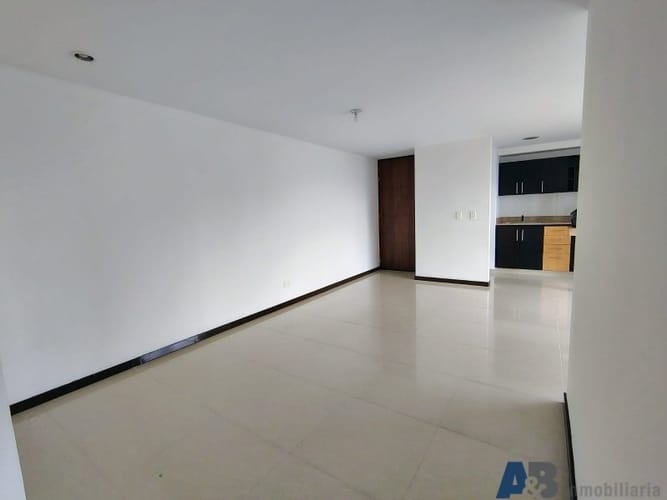Apartamento de 3 alcobas en arriendo en Loma Del Esmeraldal, Envigado, 76 m² · foto 4 de 24