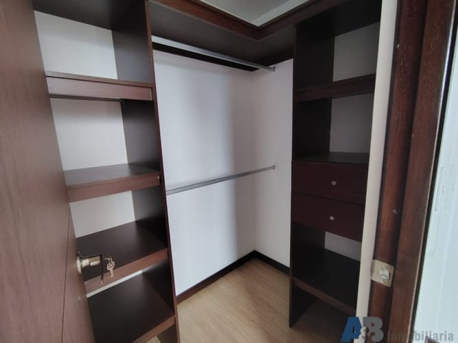 Apartamento de 3 alcobas en arriendo en Loma Del Esmeraldal, Envigado, 76 m² · foto 16 de 24