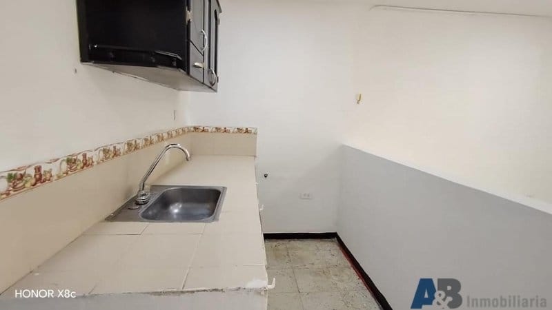 Bodega en arriendo en Colombia, Medellín, 45 m² · foto 10 de 11