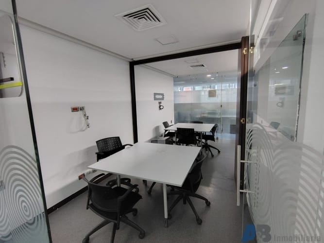 Oficina en arriendo en Villa Carlota, Medellín, 509 m² · foto 8 de 24