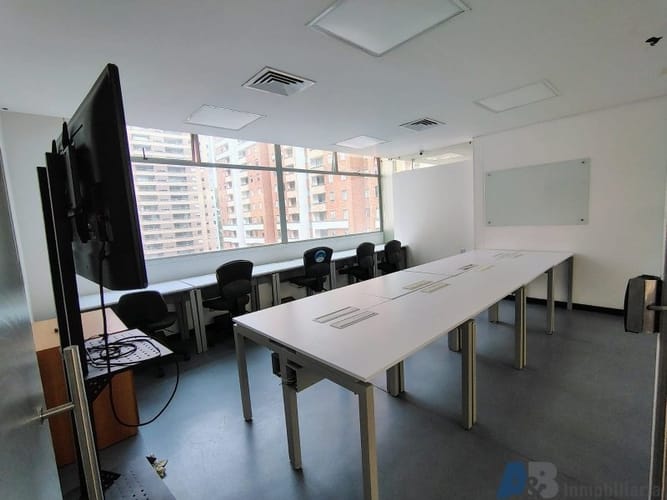 Oficina en arriendo en Villa Carlota, Medellín, 509 m² · foto 10 de 24