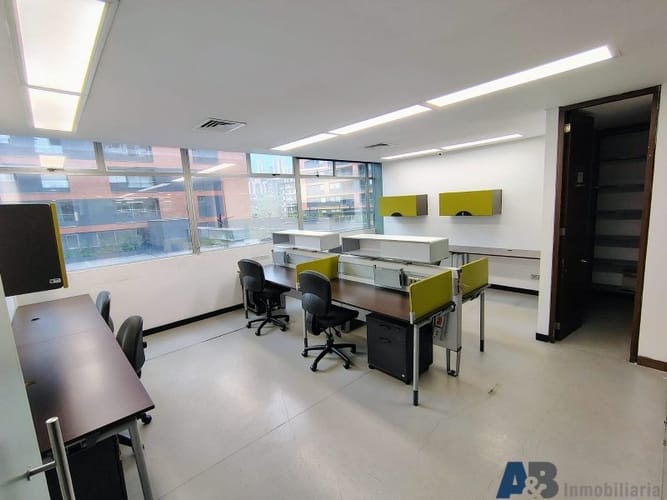 Oficina en arriendo en Villa Carlota, Medellín, 509 m² · foto 17 de 24