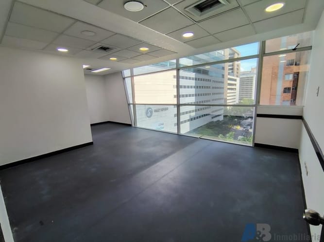 Oficina en arriendo en Villa Carlota, Medellín, 507 m² · foto 4 de 16