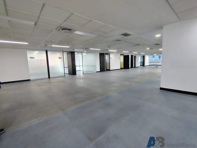 Oficina en arriendo en Villa Carlota, Medellín, 507 m² · foto 5 de 16