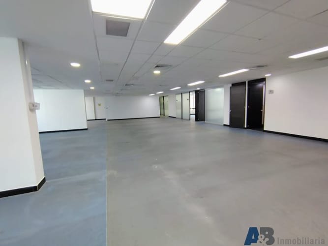 Oficina en arriendo en Villa Carlota, Medellín, 507 m² · foto 7 de 16