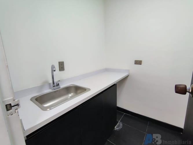 Oficina en arriendo en Castropol, Medellín, 70 m² · foto 10 de 12