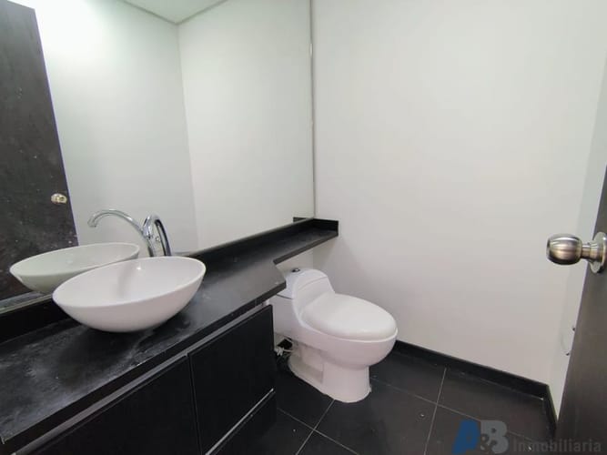 Oficina en arriendo en Castropol, Medellín, 70 m² · foto 11 de 12