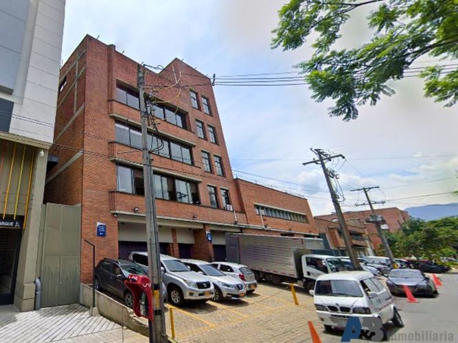 Bodega en arriendo en Santa Fe, Medellín, 870 m² · foto 2 de 6