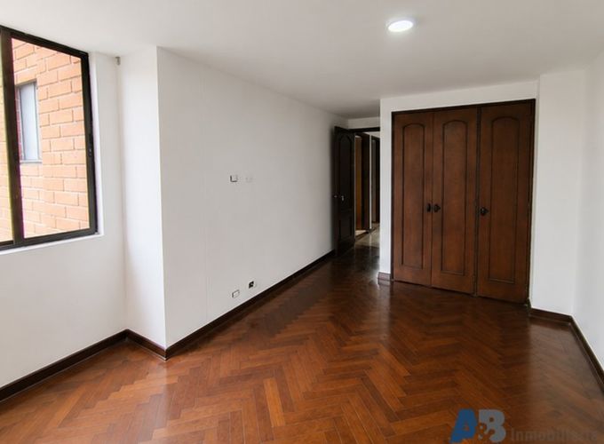 Apartamento de 4 alcobas en arriendo en El Poblado, Medellín, 195 m² · foto 10 de 24