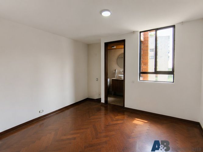 Apartamento de 4 alcobas en arriendo en El Poblado, Medellín, 195 m² · foto 11 de 24